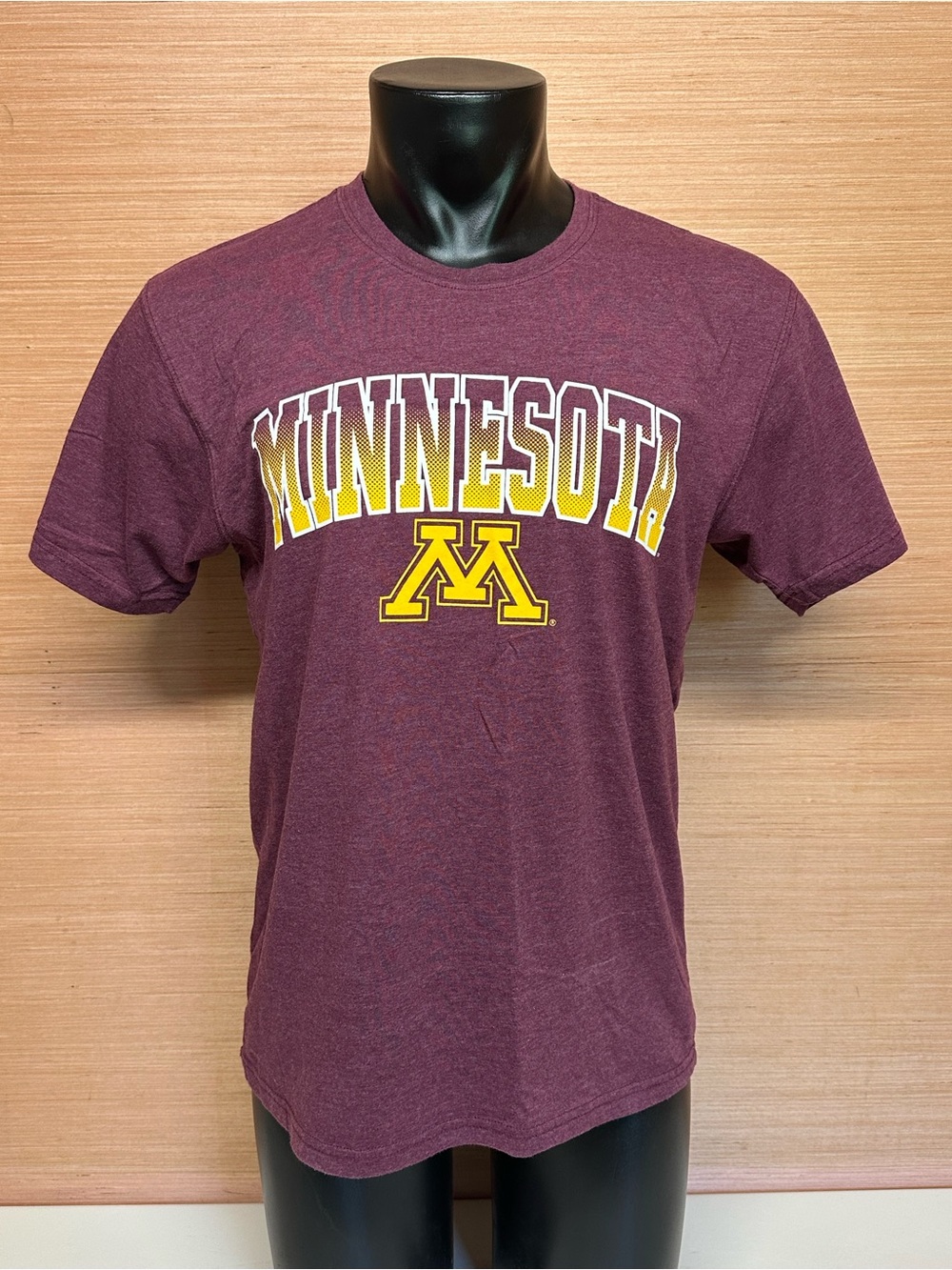 University of Minnesota Logo Maroon Short Sleeve T-Shirt Adult Size Medium